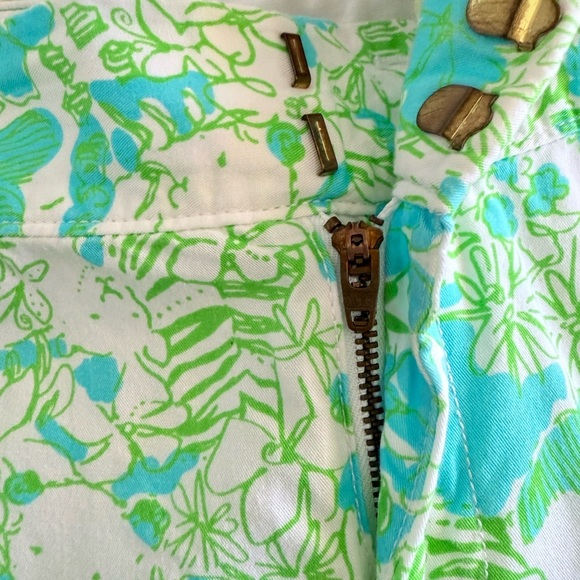 Lilly Pulitzer Bermuda Shorts in “It’s a Zoo” print - Picture 4 of 5